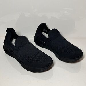 Clarks Cloudsteppers Circuit Path Slip-On Knit Sneaker